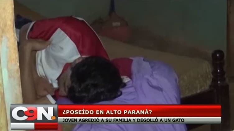 Supuesto poseído degolló a su gato y bebió su sangre