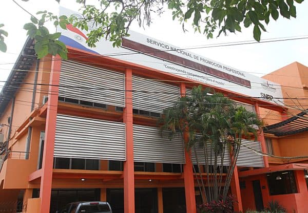 Proveedora de leche busca su segundo contrato de limpieza