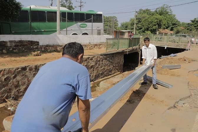 Colocan vallas en zona de tragedia en Ñemby