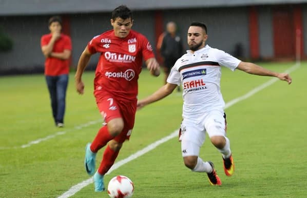 Emocionante empate en el este