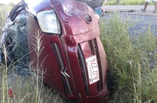 Cuatro personas fallecen tras vuelco de vehículo