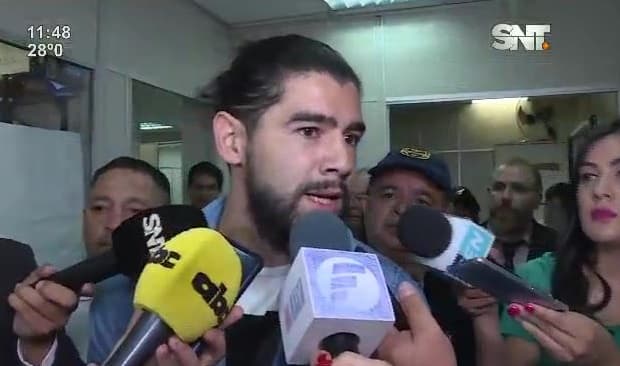 Rodrigo Burgos va a su casa