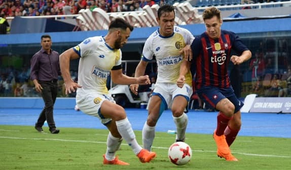 Cerro perdona y cede los primeros puntos en su Nueva Olla