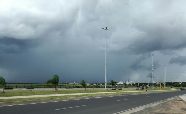 Anuncian día inestable con lluvias y tormentas eléctricas