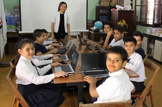 Fortaleza dona equipos a escuela de Asunción