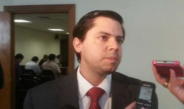 Abogado reconoce conversación con Fernández Lippmann pero niega tráfico de influencias