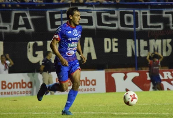 Independiente vence con claridad a Libertad