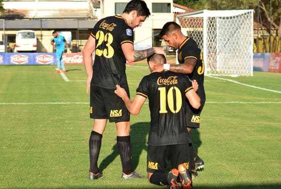 Guaraní aprovecha la mala racha local de General Díaz