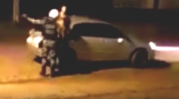 Abren sumario a policía que agredió a joven