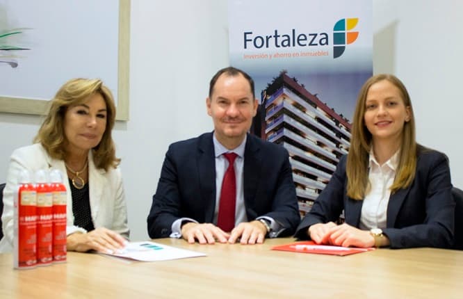 Fortaleza firma alianza con Mapfre