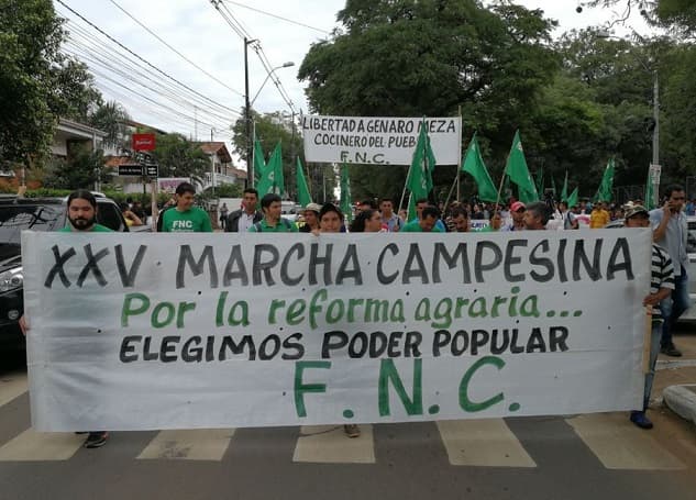 Campesinos copan calles de Asunción en tradicional marcha