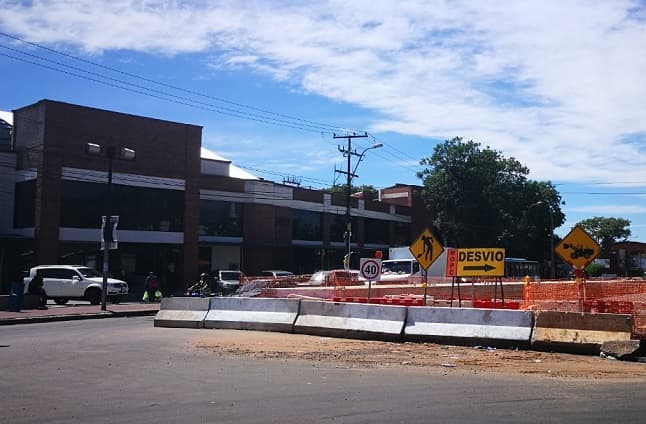 Comerciantes denuncian falta de planificación en obras del metrobús