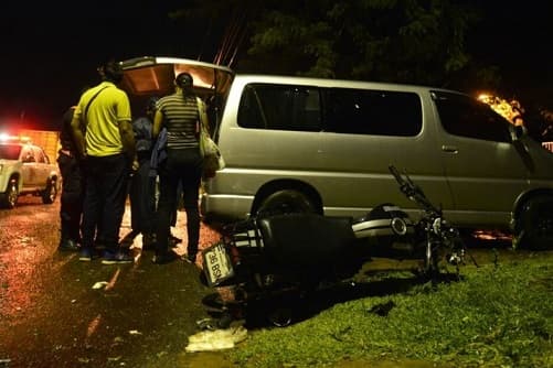 Motociclista fallece tras chocar contra una columna