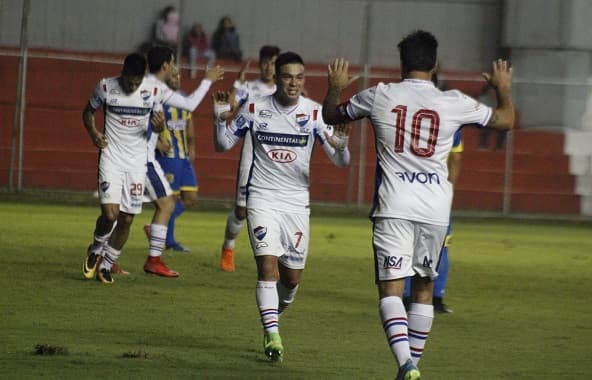 Habrá partido el Jueves Santo y el puntero jugará el sábado