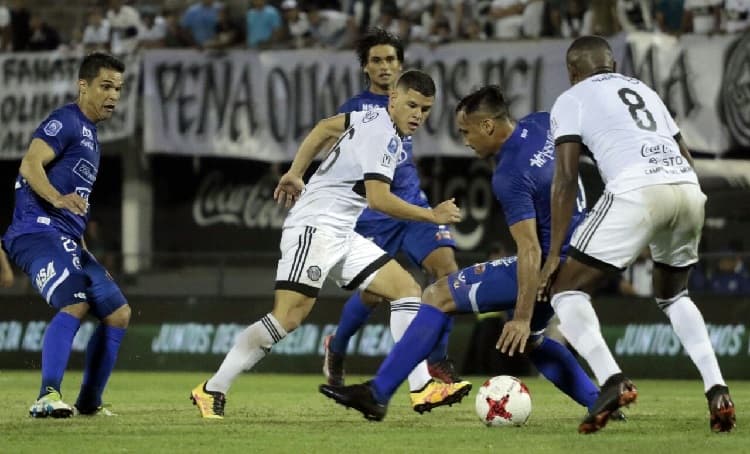 Sol de América y Olimpia empatan en un polémico encuentro
