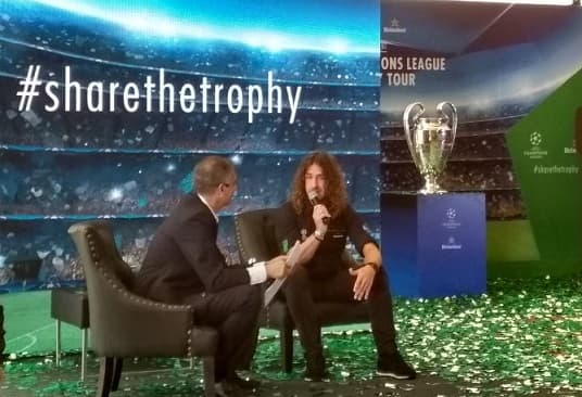 La “orejona” y Puyol se pasean por Asunción