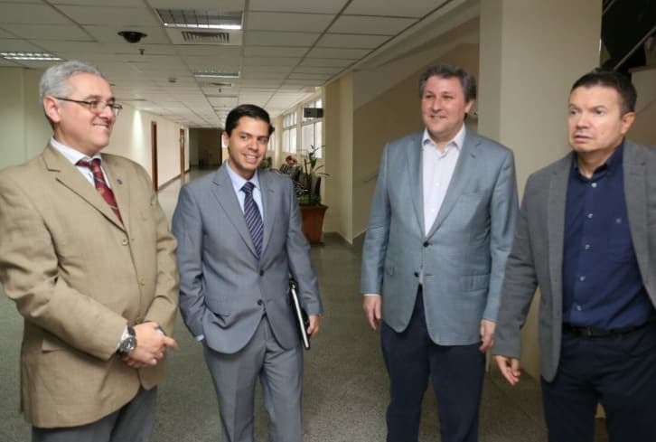 PDP acciona contra candidaturas de Cartes y Nicanor