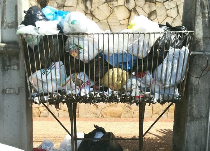 Vecinos denuncian basurales a metros de comuna capitalina