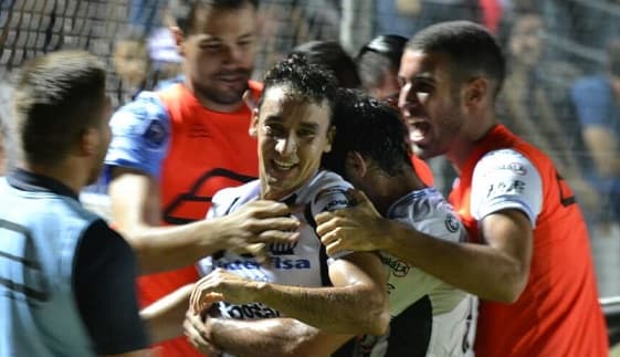 Santaní fulmina a Guaraní