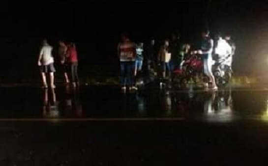 Acompañante de motociclista muere en choque frontal contra automóvil