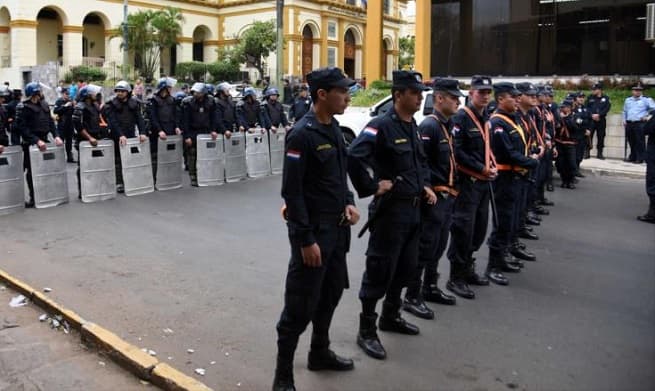 Imputan a policías por golpear a abogado esteño