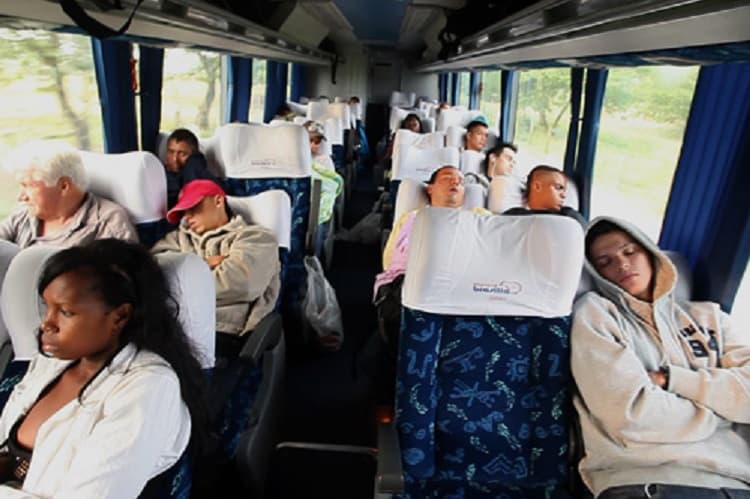 Detenido por manosear a niña en el bus