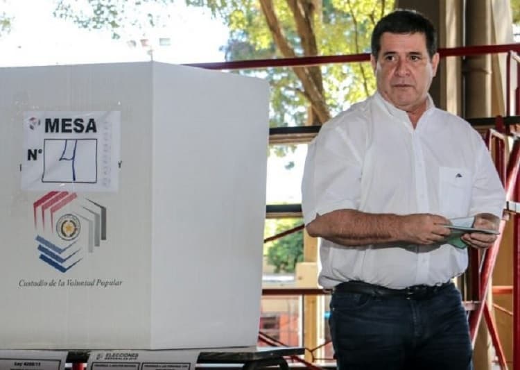 Cartes votó y aseguró que ahorró dinero que antes se despilfarraba