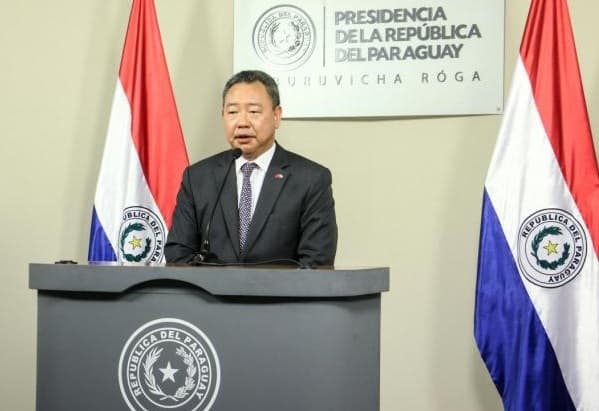 Embajador dice que “fue mejor haber quemado” el Congreso