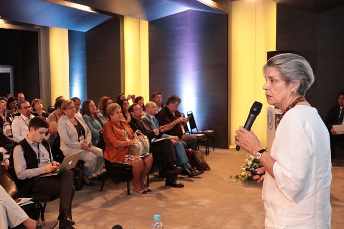 Exponen la realidad electoral paraguaya ante observadores internacionales