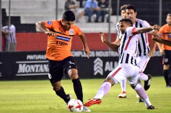 Sufriendo, Libertad vence cerca del final