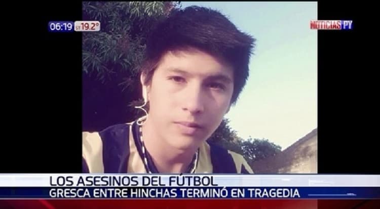 Salió a observar gresca entre hinchas y murió baleado