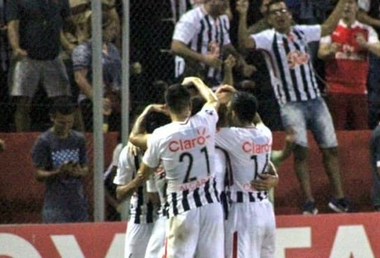 Sufriendo, Libertad remonta y tiene puntaje perfecto