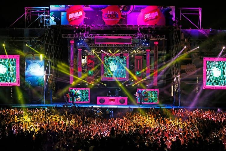 Life in Color llega cargado de reggaetón