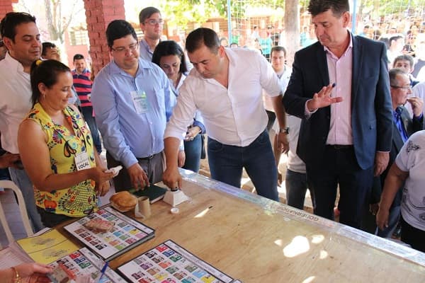 Liberal dice que no sabe si le alcanza para ganarle a Hugo Javier