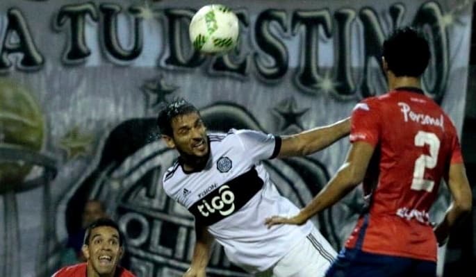 Nacional y Olimpia se miden en duelo crucial por la punta