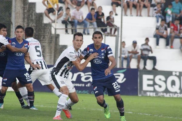 Nacional no pudo vencer a Santaní
