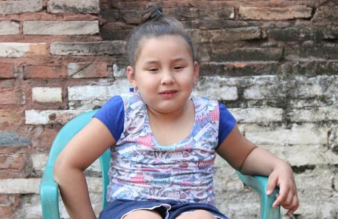 Niña necesita ayuda para someterse a intervención