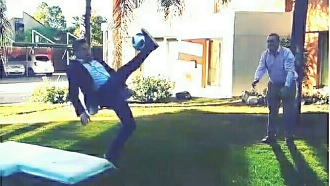 Periodista intentó imitar jugada de Cristiano y terminó hospitalizado