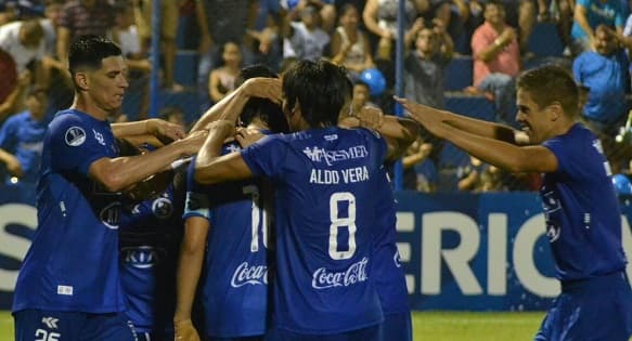 Sol debuta con victoria y se perfila para avanzar en la Sudamericana