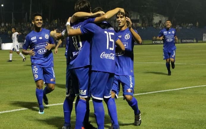 Sol se aprovecha de un débil Luqueño