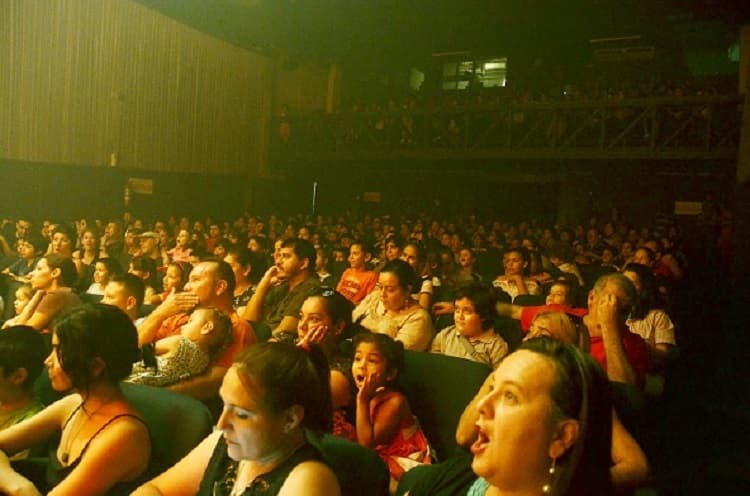 "Ser o no ser mea culpa" se presenta en el Teatro Latino