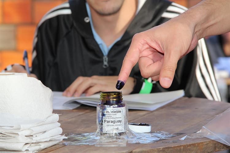 Encuesta señala amplia ventaja de Marito