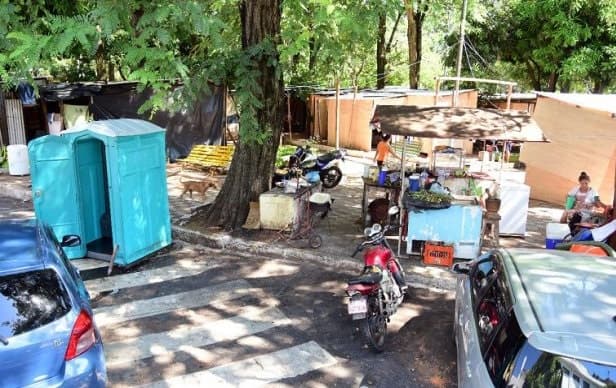 Damnificados se resisten a abandonar la Plaza de Armas