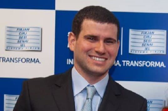 Captura internacional para hijo de Messer