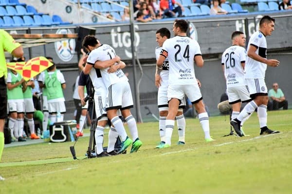 Olimpia golea pero tendrá que esperar para ser campeón