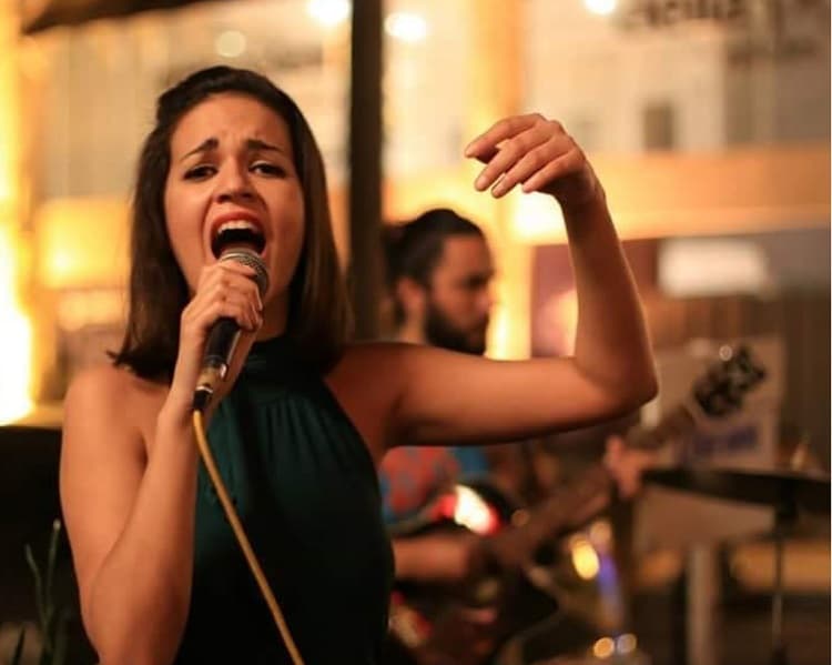 Abren ciclo de música con cantantes emergentes