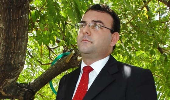 Diputado fue imputado por pagar con sueldo estatal a sus empleados