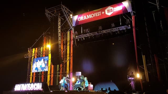 Miles de personas disfrutaron de la conjunción de música e ideas