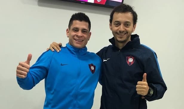 Iturbe entrena en Cerro e hinchas le piden que se quede