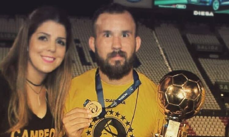 Futbolista amplía acusación y habla hasta de despojo de bienes